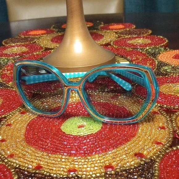 Kate Spade Tote And Sunglasses - Picture 4 of 17